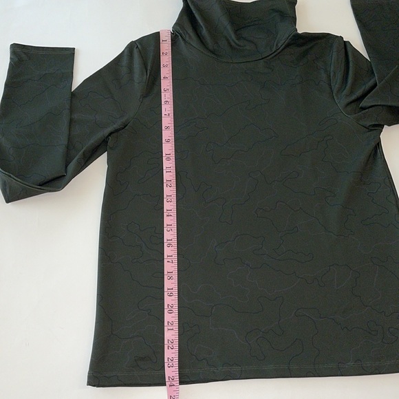 Under Armour Top Cold Weather Funnel Neck Green Size Small NWT - Picture 13 of 17